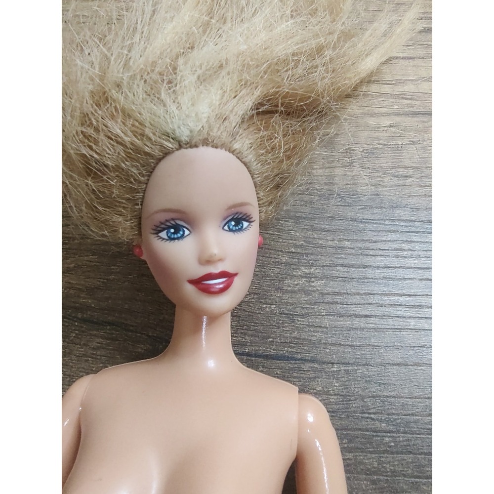 1990s Mattel Barbie Articulated Arms Legs Strawberry Blondeble Eyes Red Earrings